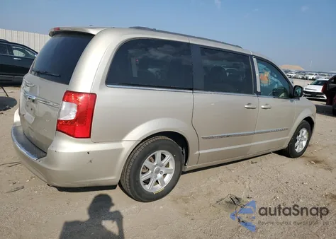 2013 Chrysler Town & Country Touring z USA, uszkodzony, nr VIN 2C4RC1BG6DR525400